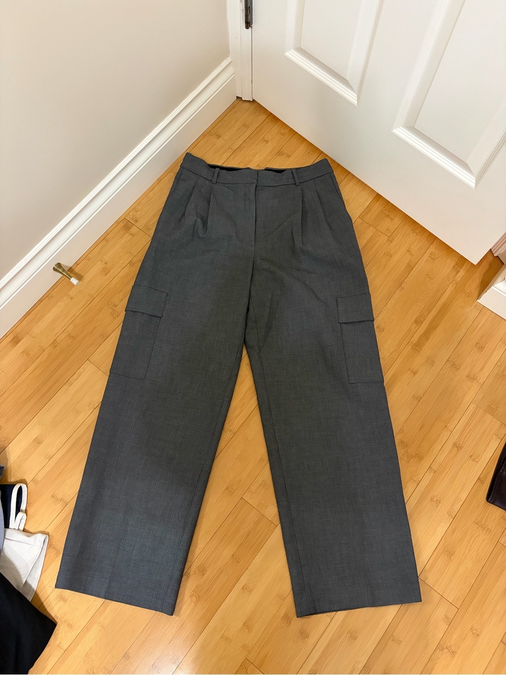 Babaton Gray Wide-Leg Cargo Dress Pants